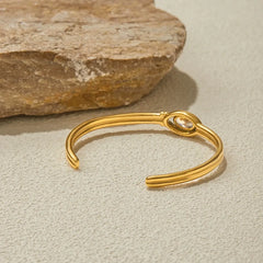 Luna Oval Bangle