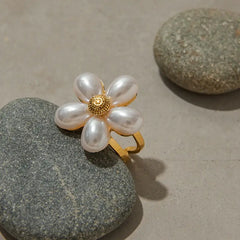 Pearl Daisy Bloom Ring